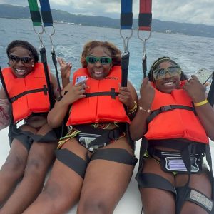 Feeling hot Come cool off in the water.....#parasail #watersportsjamaica #watersports #naturalhi (1)